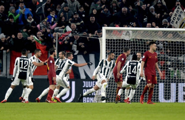 Lãnh đạo Juventus tươi như hoa trên khán đài sau thắng lợi trước Roma - Bóng Đá