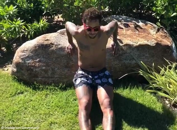 Đang nghỉ Đông, nhưng Neymar vẫn không quên luyện tập  - Bóng Đá