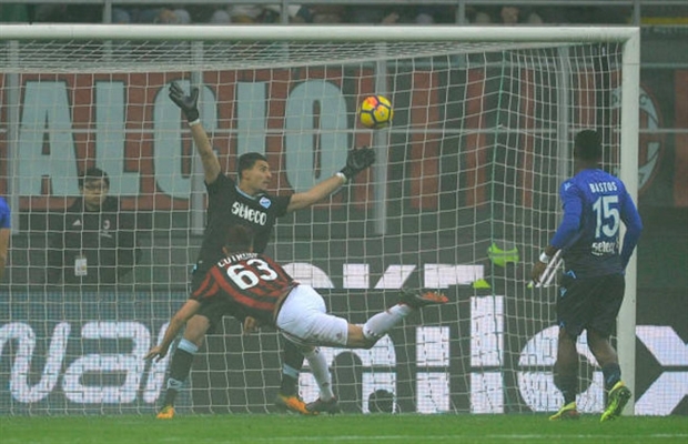 Cutrone dùng tay ghi bàn vào lưới Lazio, Milan tiếp tục mạch hồi sinh - Bóng Đá