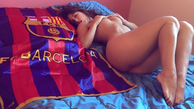 Fan cuồng cở tất ăn mừng kỳ tích của Messi - Bóng Đá