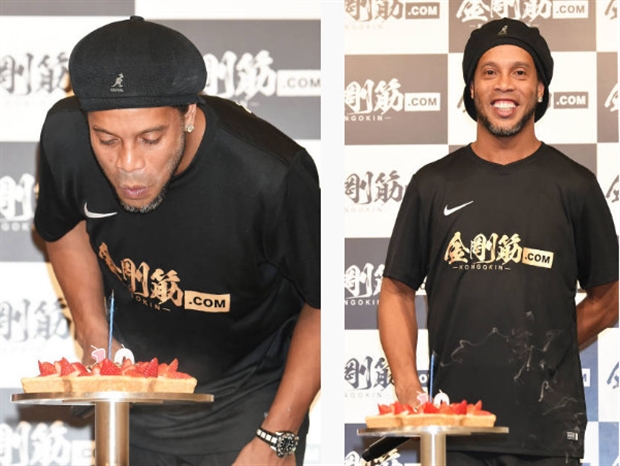 Ronaldinho lộ vẻ già nua khi xuất hiện trên đất Nhật - Bóng Đá