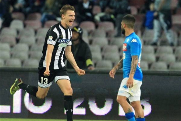 Dàn sao Napoli hò hát tưng bừng trước cú trượt chân của Juventus - Bóng Đá