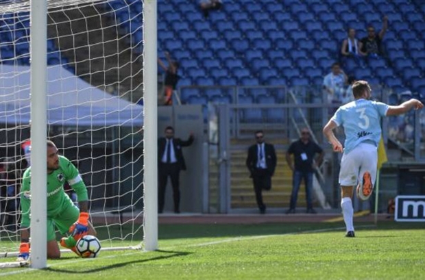 Bị Sampdoria 'chặt chém' không thương tiếc, Lazio đáp lại bằng 4 bàn - Bóng Đá
