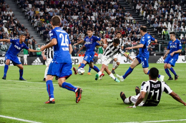 Juventus suýt thua, Allegri run rẩy trên băng ghế chỉ đạo  - Bóng Đá