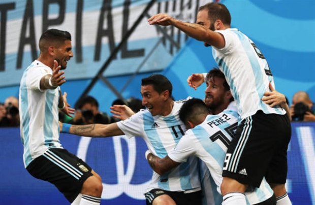 Lộ bằng chứng Messi chiếm quyền chỉ đạo tại Argentina - Bóng Đá