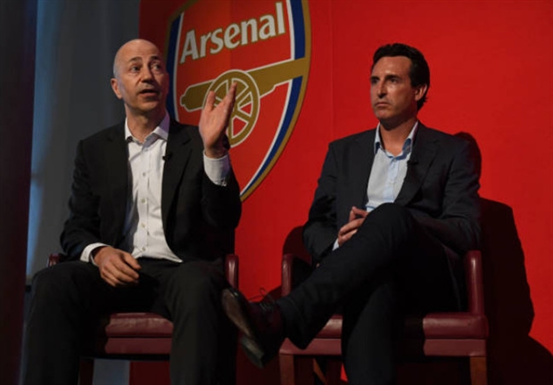Emery choáng ngộp trong ngày ra mắt toàn bộ nhân viên tại Arsenal - Bóng Đá