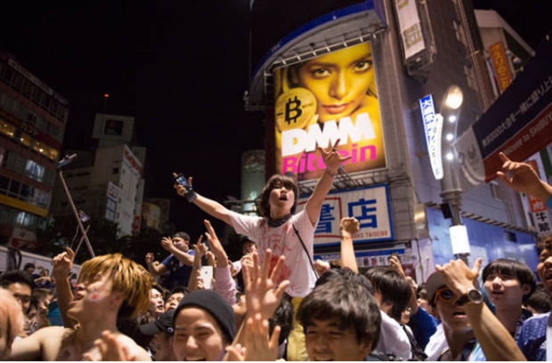 Hàng loạt mỹ nhân 'làm loạn' Tokyo sau chiến tích của Nhật  - Bóng Đá