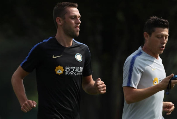 'Lá chắn thép' Stefan De Vrij chính thức ra mắt Inter - Bóng Đá