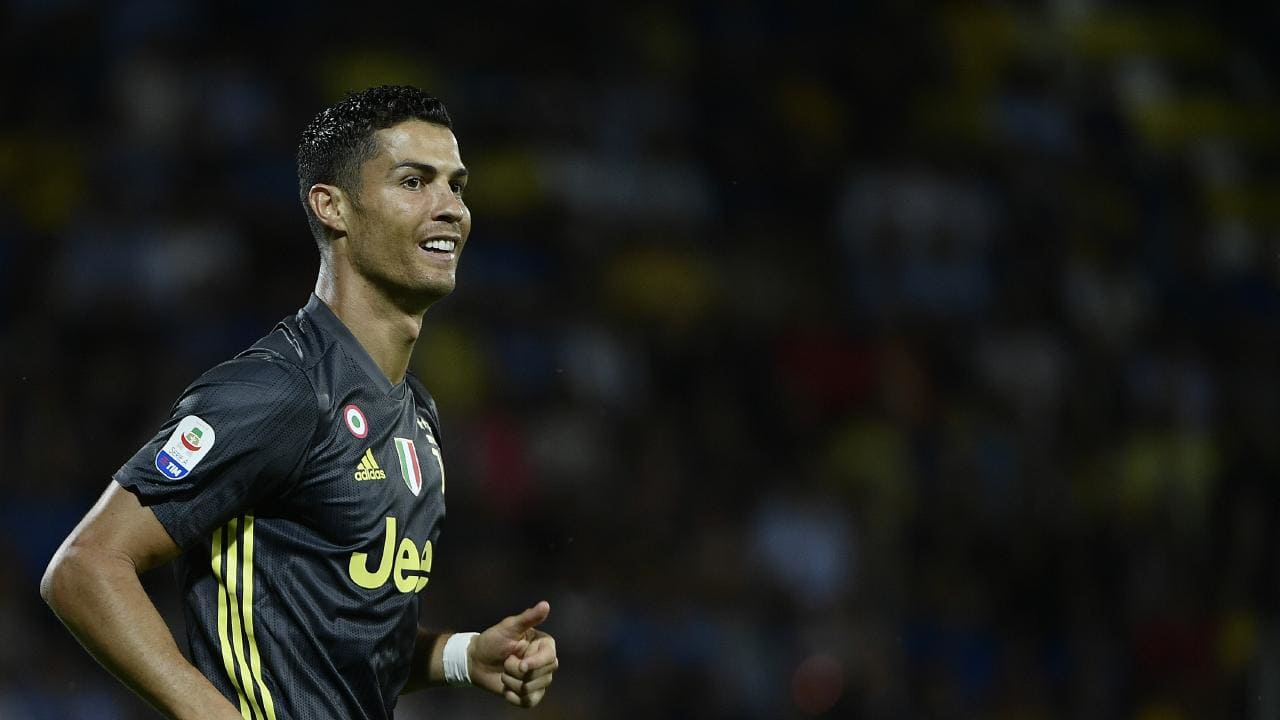 Đi ngược với dư luận, Văn Quyết chọ Ronaldo là 'The Best' - Bóng Đá