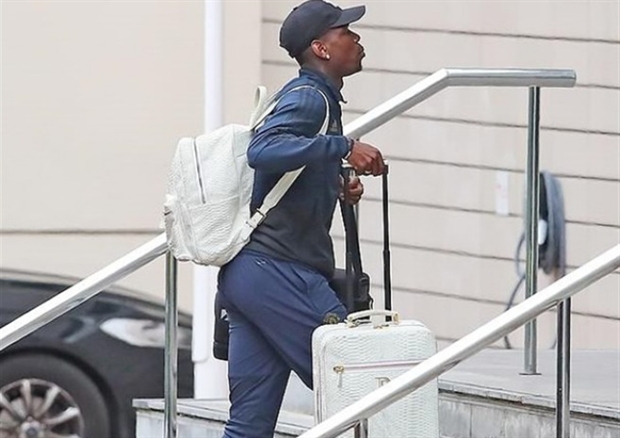 Salah tươi cười xuất hiện tại nơi hội quân của Man Utd - Bóng Đá