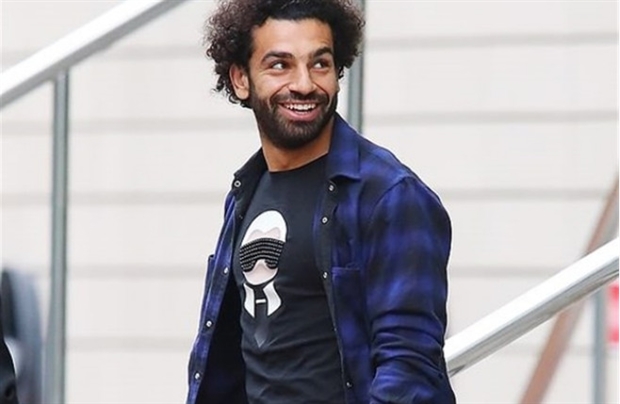 Salah tươi cười xuất hiện tại nơi hội quân của Man Utd - Bóng Đá