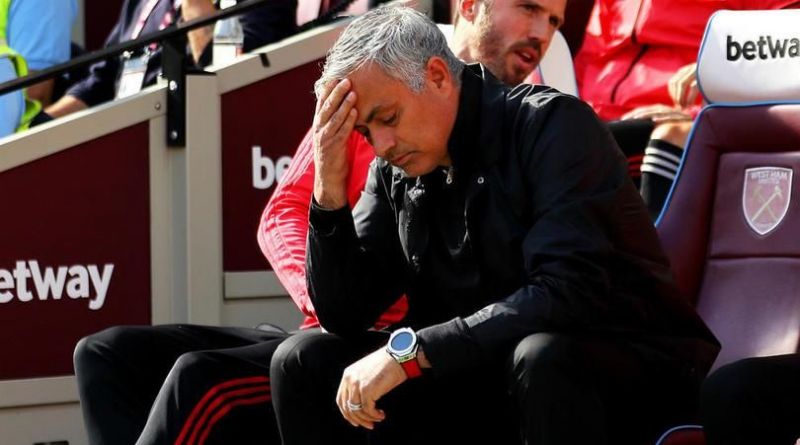 CĐV hoảng loạn khi biết tin Man Utd bảo vệ Mourinho - Bóng Đá