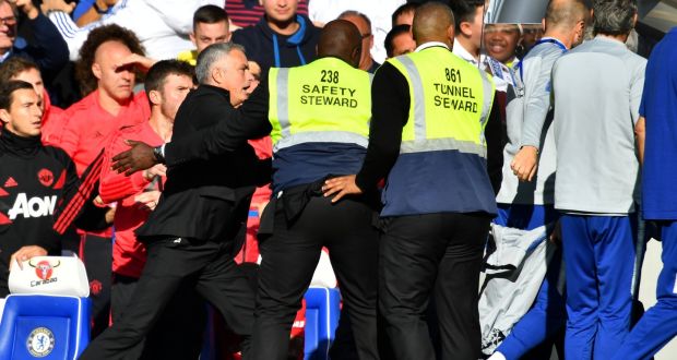 FA cân nhắc phạt Mourinho sau sự cố trận Man Utd - Chelsea - Bóng Đá