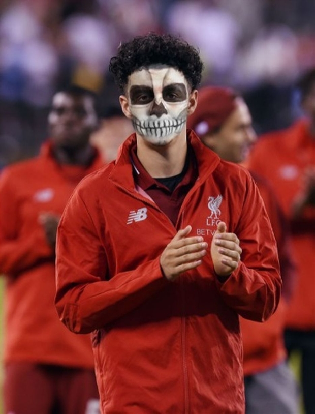 Loạt ảnh mừng Halloween rùng rợn của Liverpool - Bóng Đá