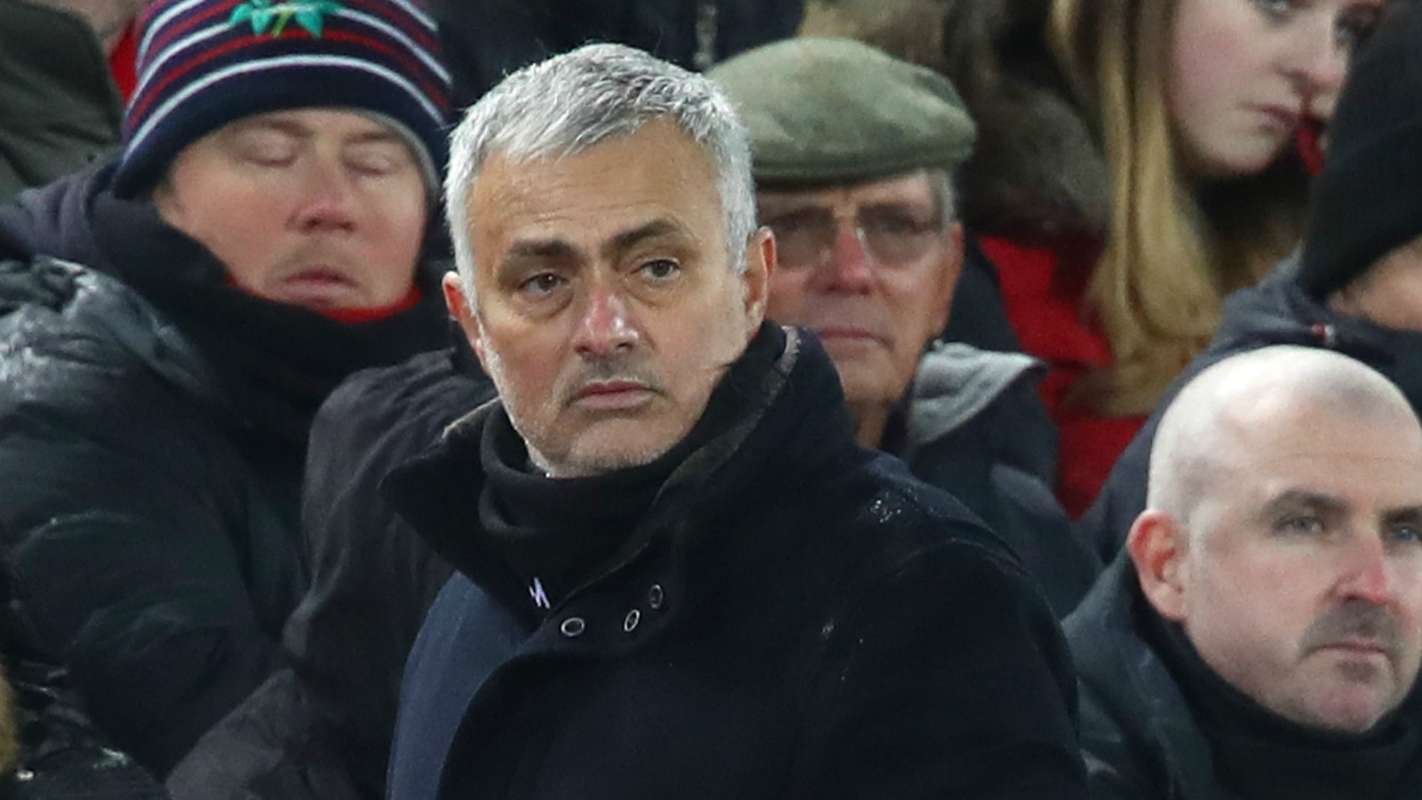 'Xin đừng sa thải Mourinho' - Bóng Đá