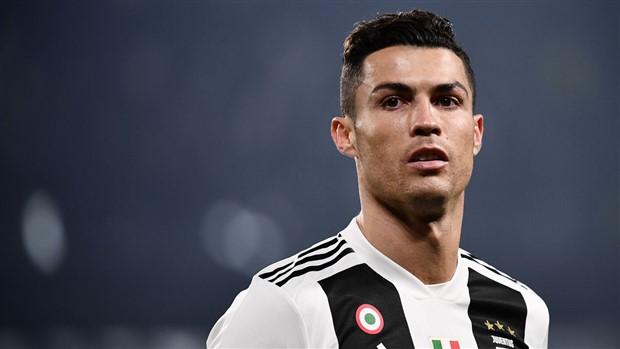 Cầu thủ mà fan muốn 'sex' cùng nhất: Không phải Ronaldo - Bóng Đá