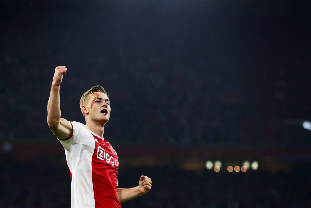 Vì Liverpool, Van Dijk hóa 'Agent' lôi kéo De Ligt - Bóng Đá