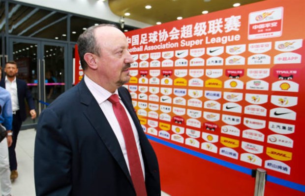 Benitez uy nghi ra mắt tại xứ tỷ dân - Bóng Đá