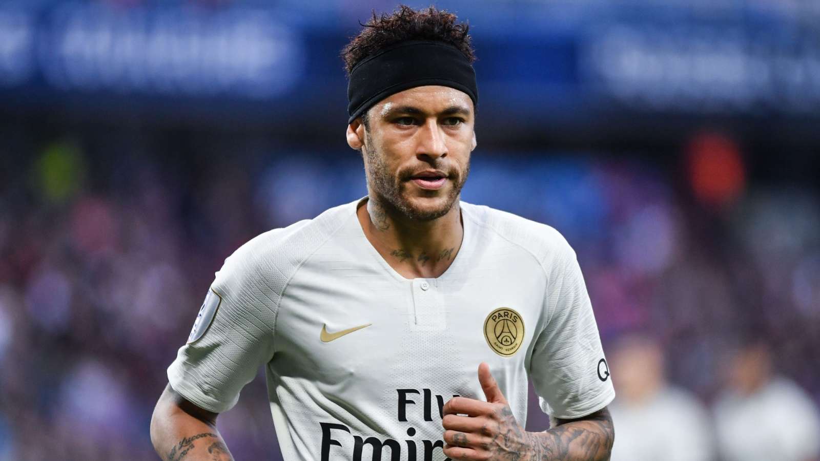 NÓNG! Neymar