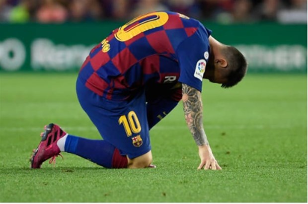 Messi lại gục ngã, CĐV Barcelona nói gì? - Bóng Đá