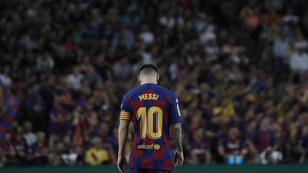 Messi lại gục ngã, CĐV Barcelona nói gì? - Bóng Đá