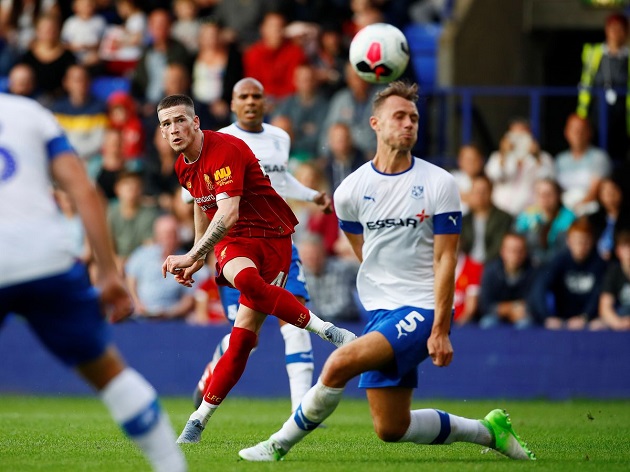 Liverpool chốt tương lai sao trẻ, báo tin buồn tới huyền thoại 