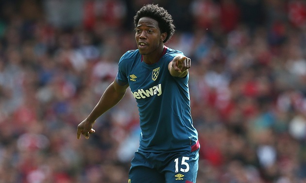 Report: West Ham actively looking to sell Carlos Sanchez in January - Bóng Đá