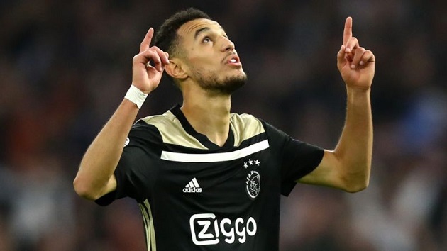 Tottenham Hotspur are interested in signing Ajax defender Noussair Mazraoui during the January transfer window - Bóng Đá
