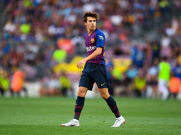 Report shares why Barcelona's Riqui Puig rejected Tottenham move - Bóng Đá