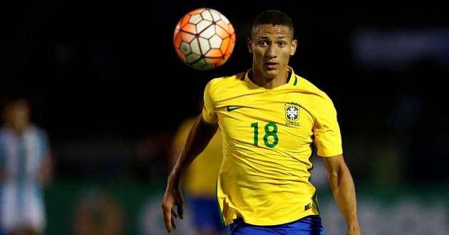 Brazil media place Everton's Richarlison between rock and hard place with question about Liverpool - Bóng Đá