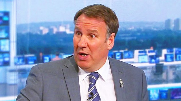 ''Arsenal nên bổ nhiệm ông ấy, người đã làm một đội bóng mạnh lên gấp 10 lần''
