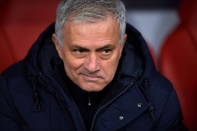 Bạn thân cầu viện, Mourinho đã sẵn sàng thải bỏ "người thừa"