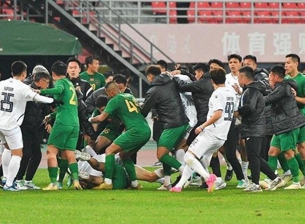 Bóng đá Trung Quốc: Thừa bạo lực, thiếu triển vọng - Bóng Đá