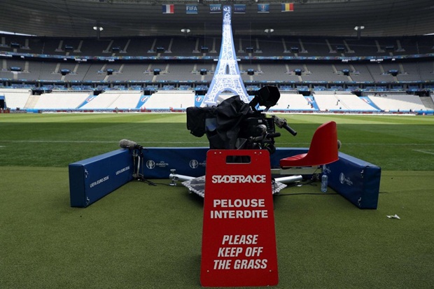Người Pháp muốn tạo ra lễ khai mạc EURO 2016 thật lung linh và huyền ảo. Đó như lời thách thức để bọn khủng bố. 