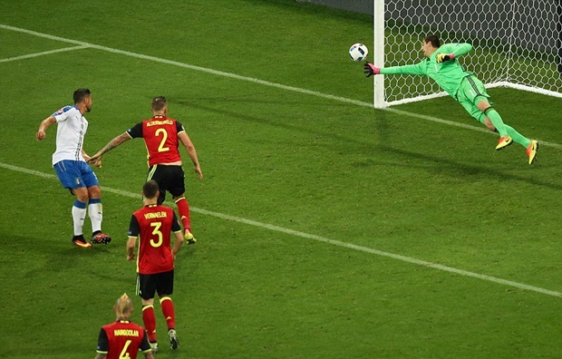 Phong độ xuất sắc của Thibaut Courtois giúp cho tuyển Bỉ nhiều lần thoát khỏi bàn thua trông thấy. Ảnh: Internet.