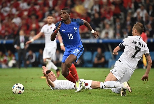 Pháp chỉ chơi khởi sắc sau khi Paul Pogba vào sân. Ảnh: Internet.
