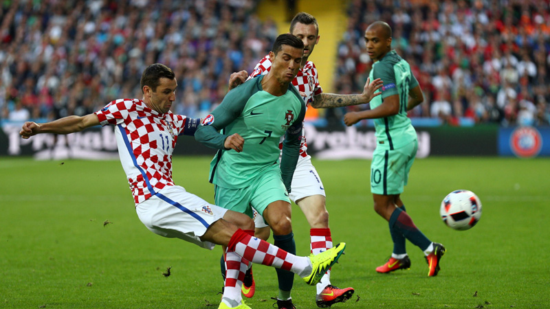 Iceland vào tứ kết, Ronaldo có xấu hổ không?