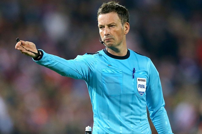 UEFA chọn trọng tài Anh bắt chung kết EURO 2016
