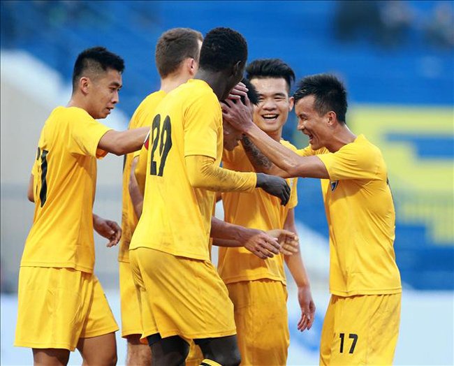 FLC.Thanh Hoá bơm tiền tỷ cứu vãn mùa giải