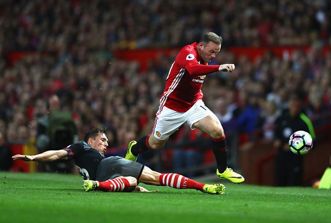 Ảnh bài viết Quên Mourinho và Pep đi, derby là của Rooney