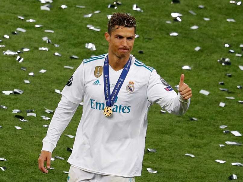 Ronaldo bóng gió việc ở lại Real Madrid - Bóng Đá