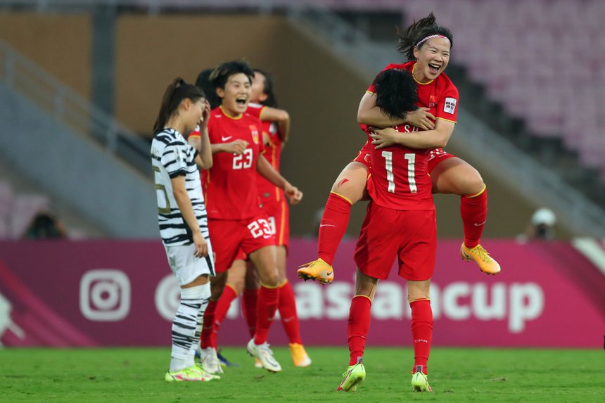 Sina: 'Thu nhập của bóng đá nữ Trung Quốc cao nhất thế giới' - Bóng Đá