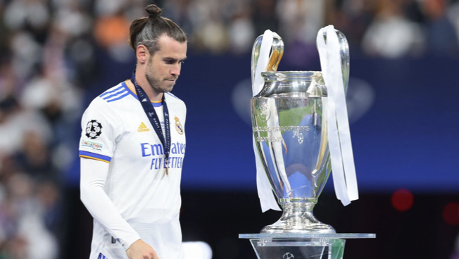 Bale xin được khoác áo kình địch của Real