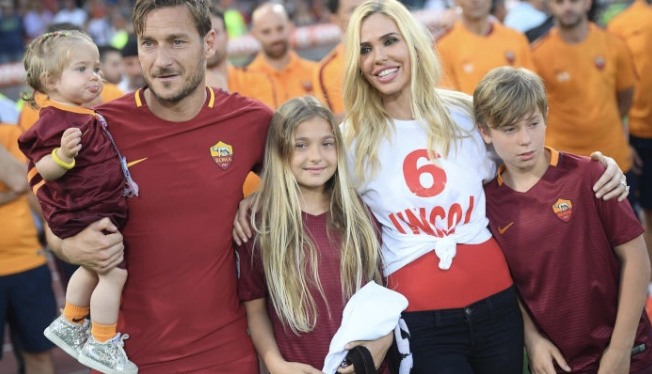 Hôn nhân của Totti đổ vỡ - Bóng Đá