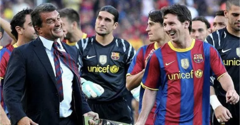 Barca 'chuộc lỗi', đưa Messi trở lại Nou Camp - Bóng Đá