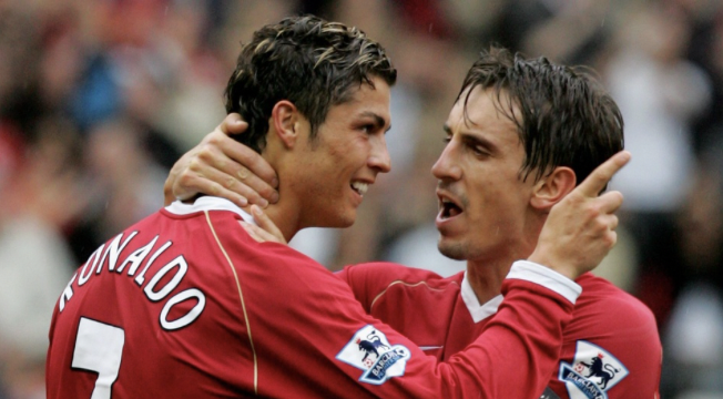 Neville: 'Ronaldo giống cừu lạc ở MU' - Bóng Đá