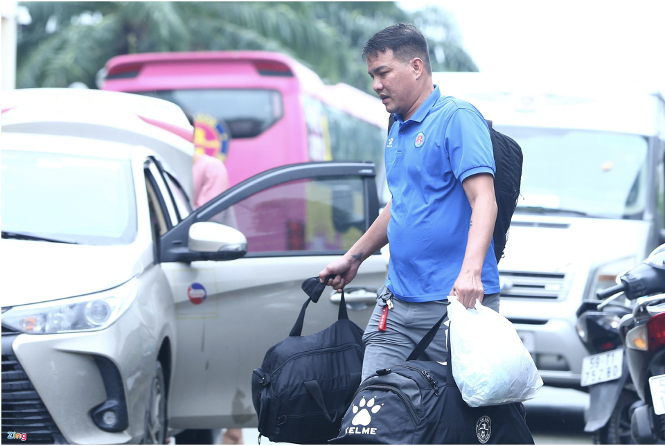 HLV và cầu thủ CLB Sài Gòn rời đội - Bóng Đá