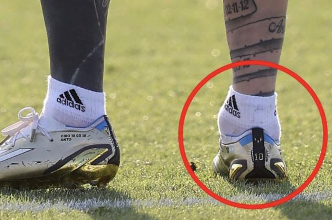 Mắt cá chân của Messi trong buổi tập hôm 21/11.