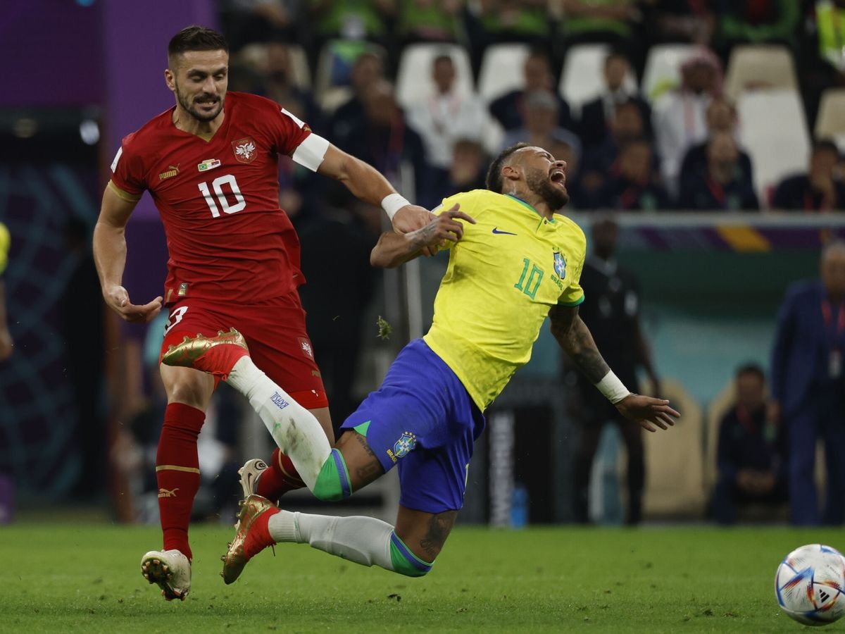Phát biểu trái ngược từ tuyển Brazil quanh chấn thương của Neymar - Bóng Đá