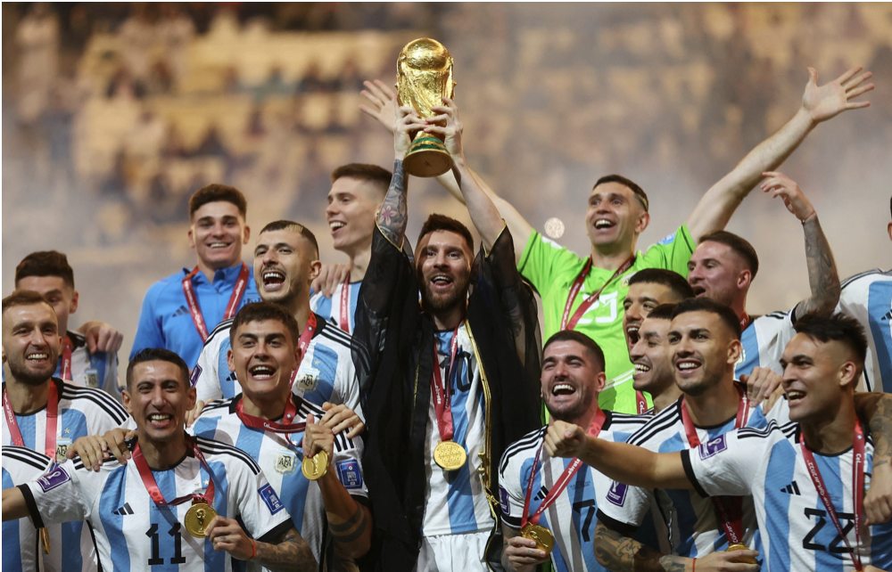 Tuyển Argentina đã giành được nhiều thành công lớn trong lịch sử bóng đá. Hãy đến xem hình ảnh của các ngôi sao bóng đá hàng đầu trong đội tuyển này và khám phá tất cả những kỹ năng và tài năng đang được nhắc đến trong cộng đồng bóng đá.
